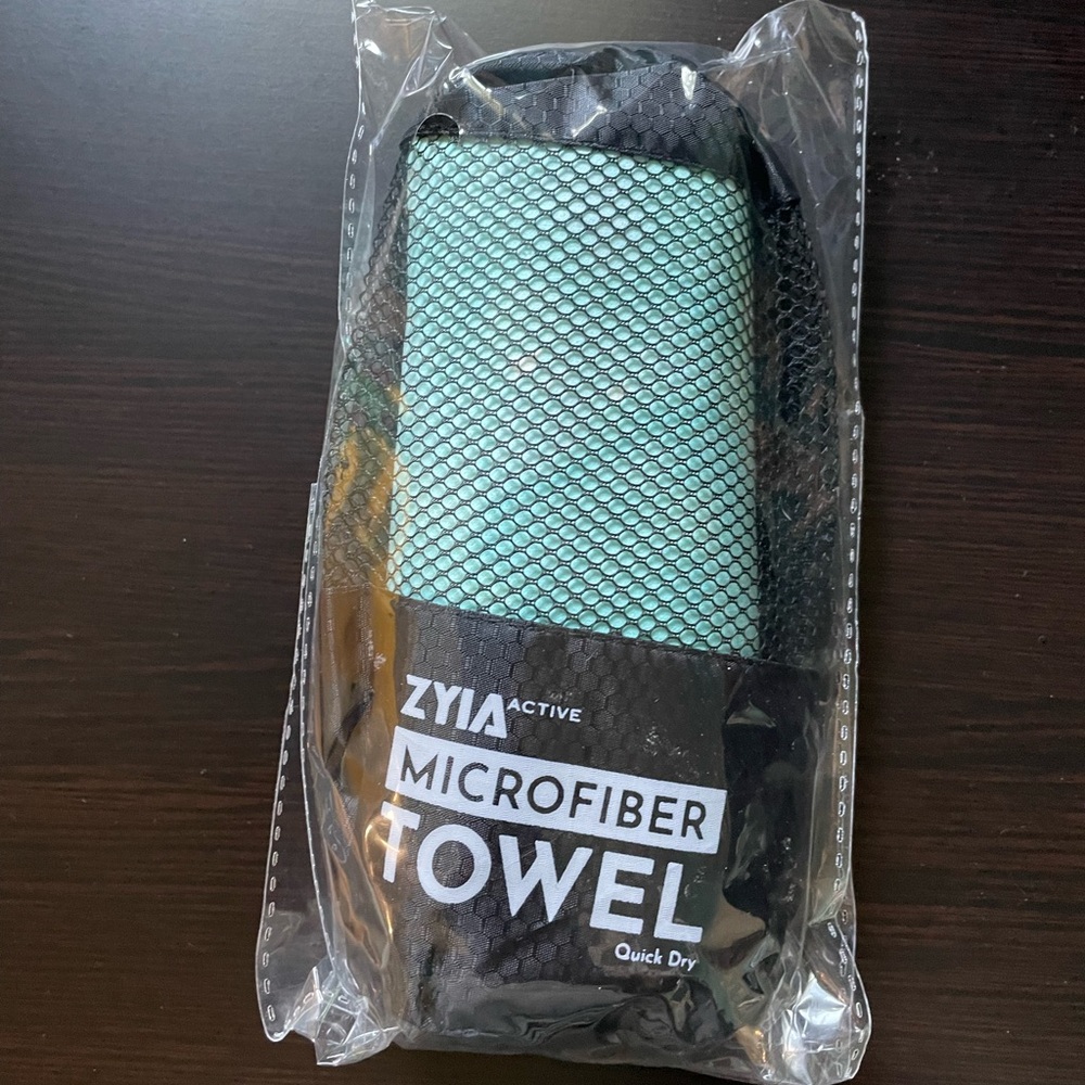 Zyia microfiber gym towel